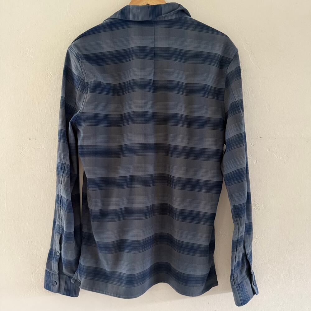 Lululemon Mason's Peak Flannel Blue Gray Plaid Long Sleeve Shirt Size Small - Picture 6 of 8